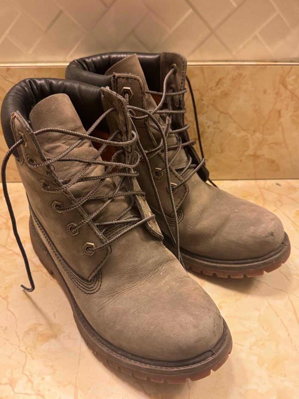 Timberland Gray Nubuck Lace-Up Waterproof 6 inch premium women’s Work Boots 7.5